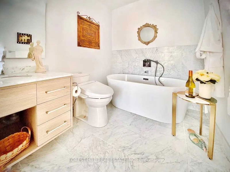 Preview image for 488 University Ave #5006, Toronto