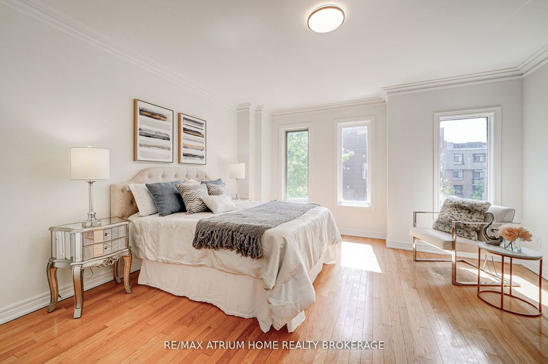 Preview image for 32C Oxford St, Toronto
