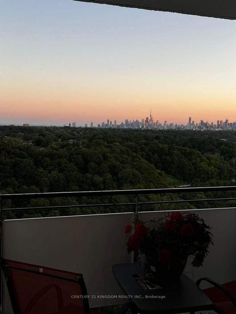 Preview image for 60 Pavane Linkway Way #1804, Toronto