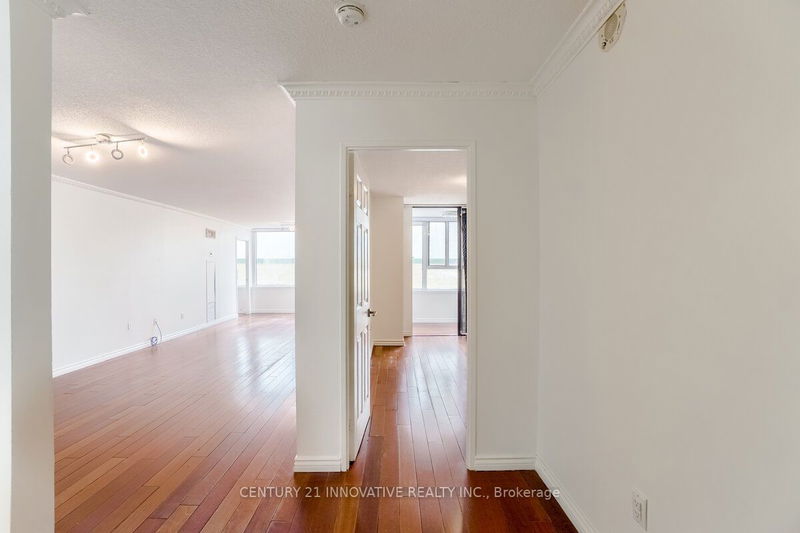 Preview image for 45 Carlton St #914, Toronto