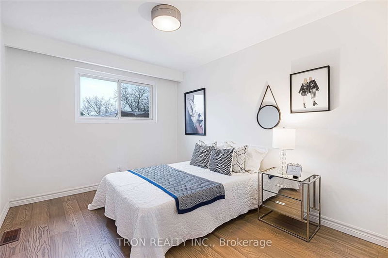 Preview image for 71 Godstone Rd #116, Toronto