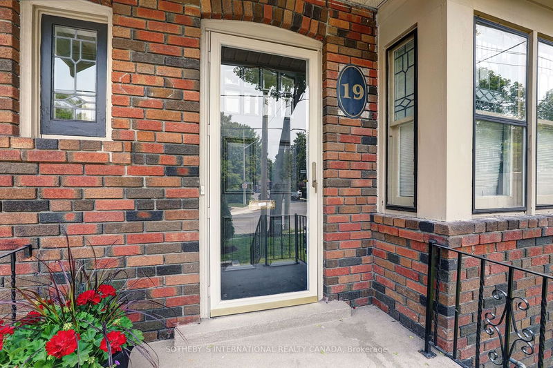 Preview image for 19 Southvale Dr, Toronto