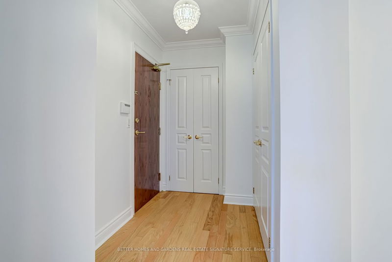Preview image for 1 Deer Park Cres #406, Toronto