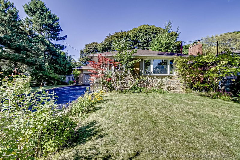 Preview image for 8 Wycliffe Cres, Toronto