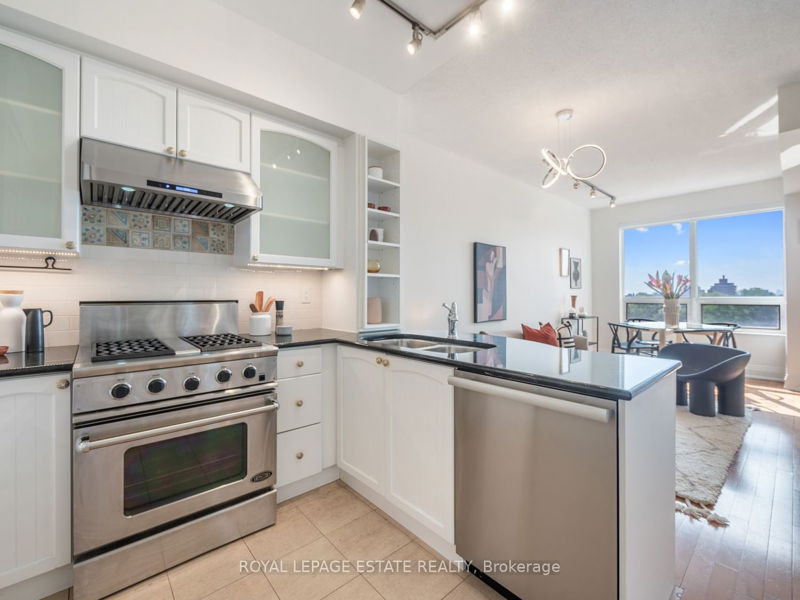 Preview image for 99 Avenue Rd #903, Toronto