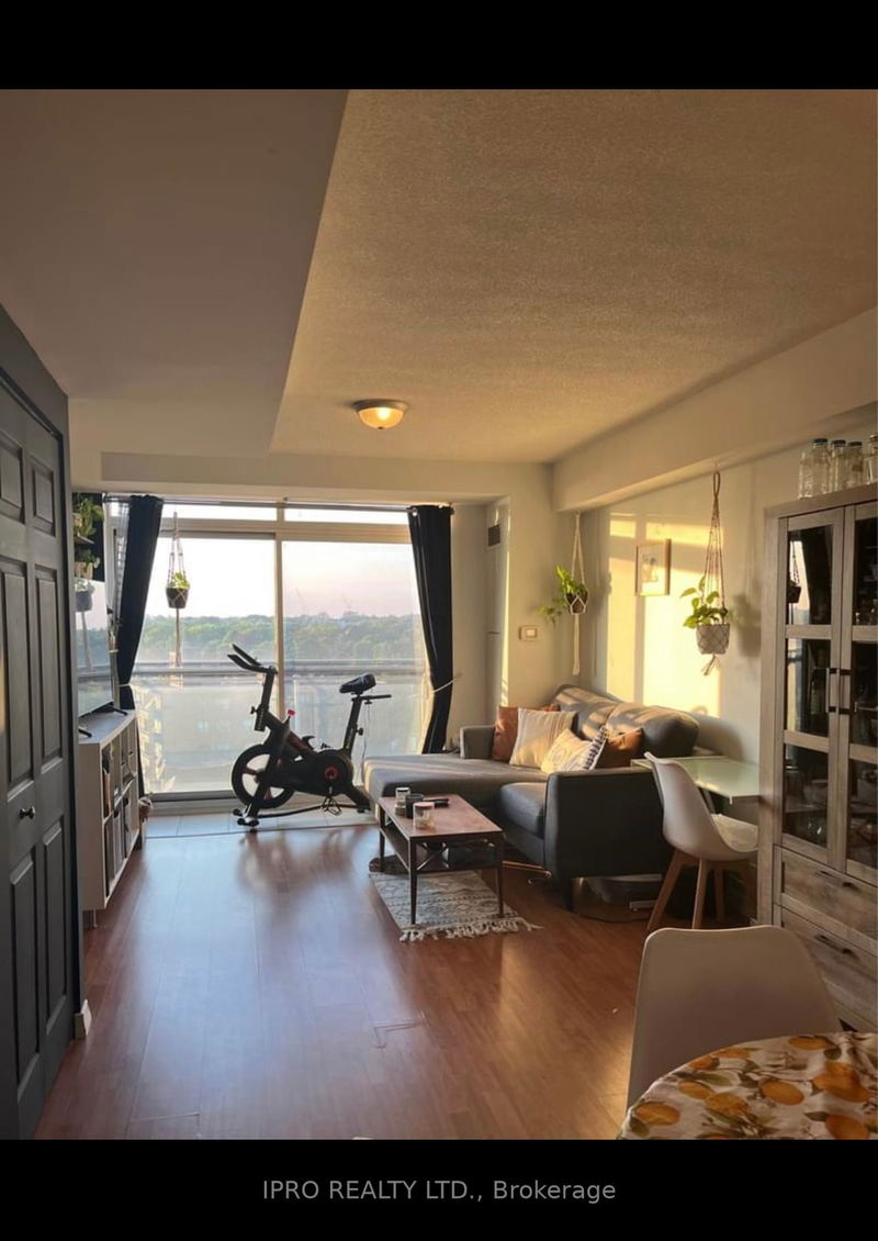 Preview image for 15 Maplewood Ave #1008, Toronto