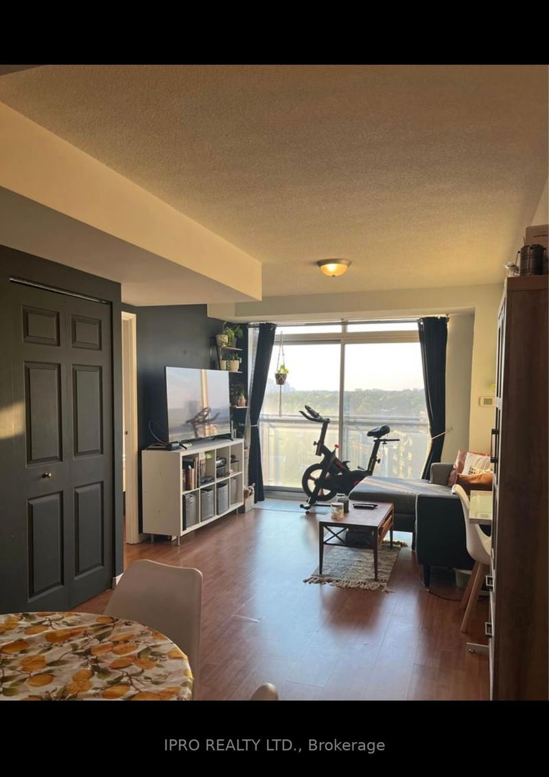 Preview image for 15 Maplewood Ave #1008, Toronto