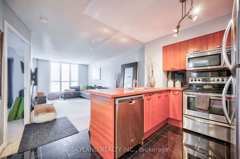 Preview image for 51 Harrison Garden Blvd #401, Toronto