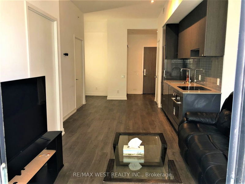 Preview image for 161 Roehampton Ave #908, Toronto