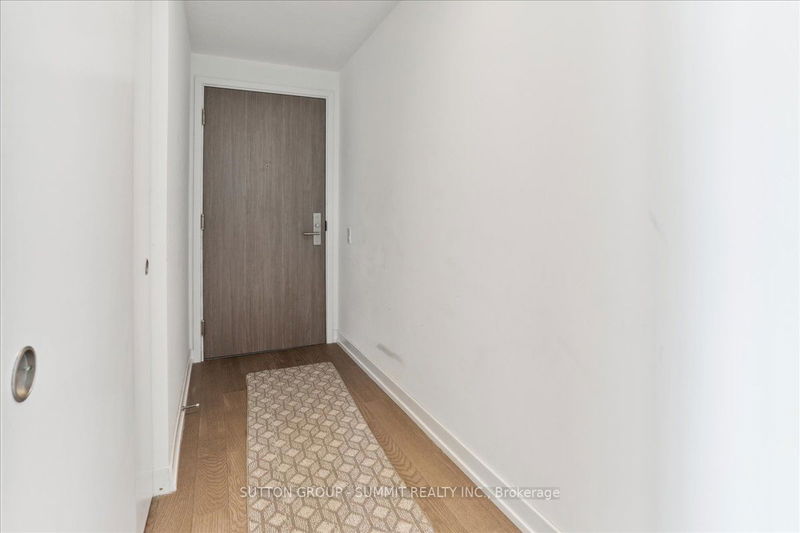 Preview image for 161 Roehampton Ave #1010, Toronto