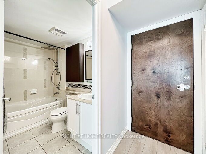 Preview image for 16 Yonge St #803, Toronto