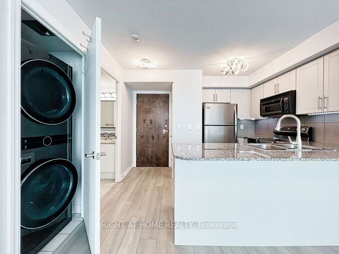 Preview image for 16 Yonge St #803, Toronto