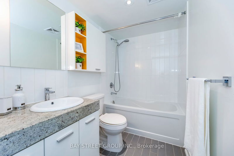 Preview image for 15 Singer Crt #601, Toronto