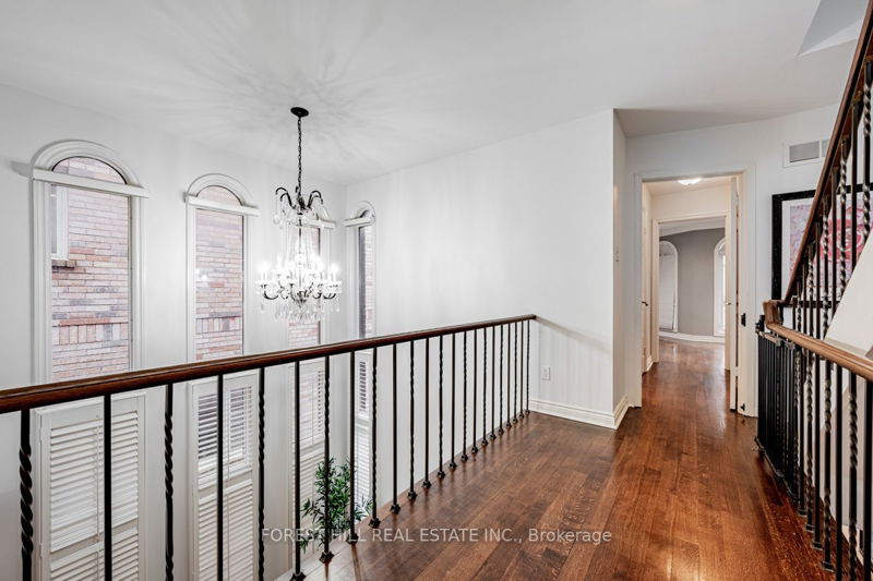 Preview image for 21 Webster Ave, Toronto