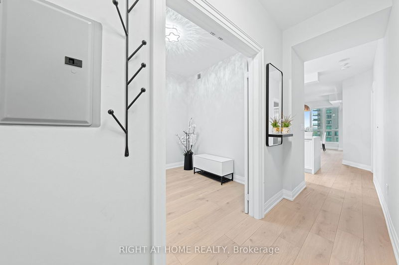 Preview image for 628 Fleet St #803, Toronto