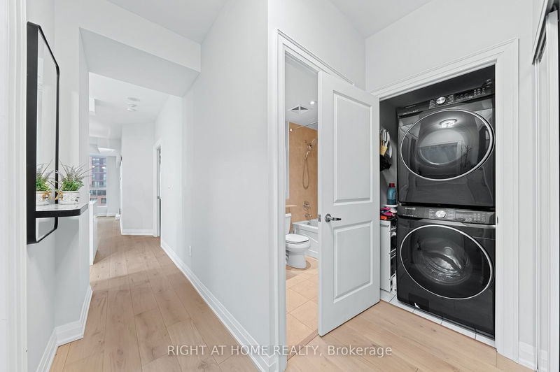 Preview image for 628 Fleet St #803, Toronto