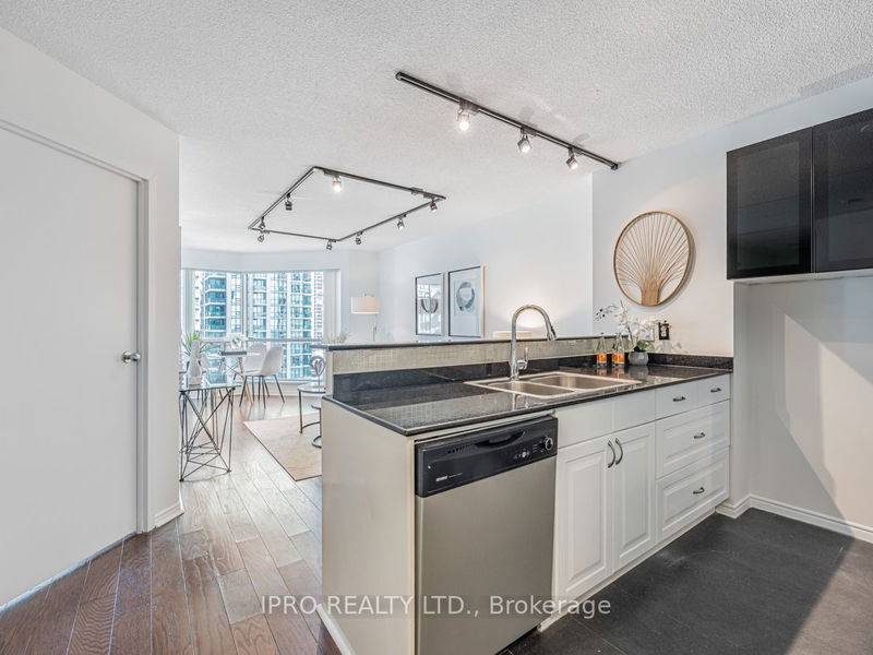 Preview image for 10 Yonge St #1404, Toronto