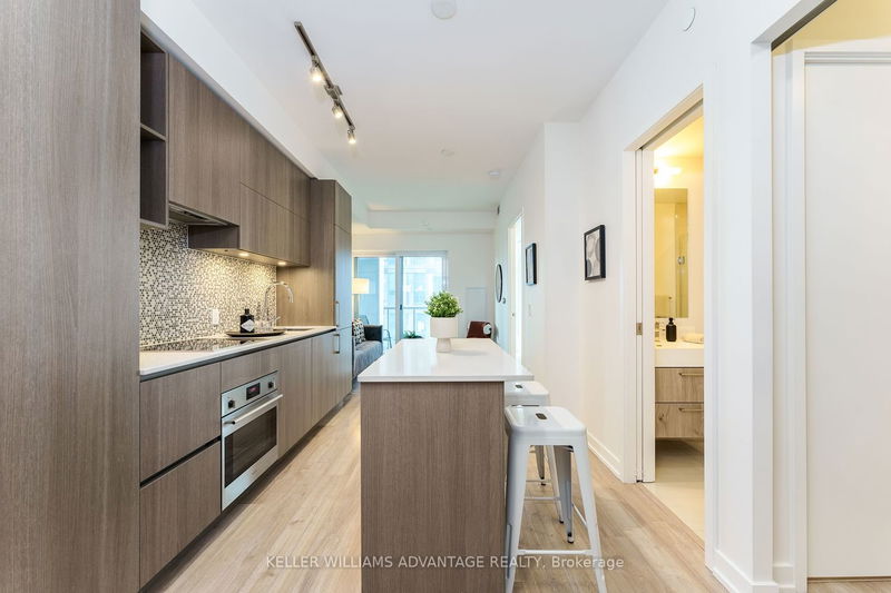 Preview image for 1 Yorkvillw Ave #3701, Toronto