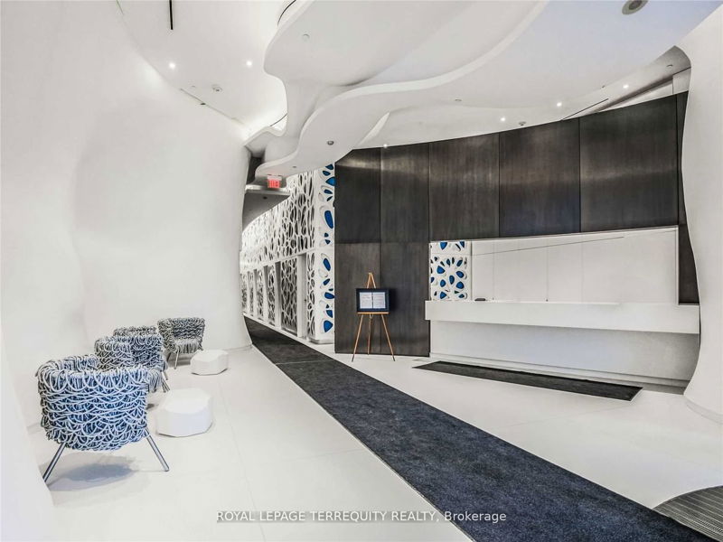 Preview image for 1 Bloor St E #2712, Toronto