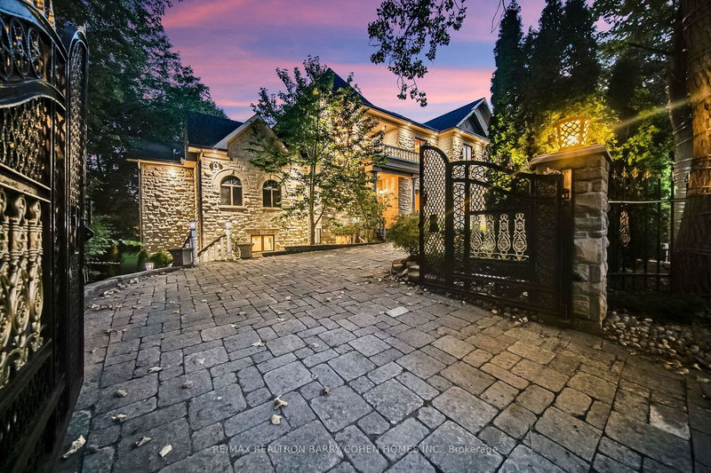 Preview image for 9 Post Rd, Toronto