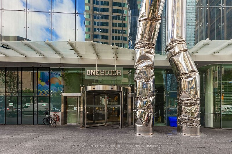 Preview image for 1 Bloor St E #1812, Toronto