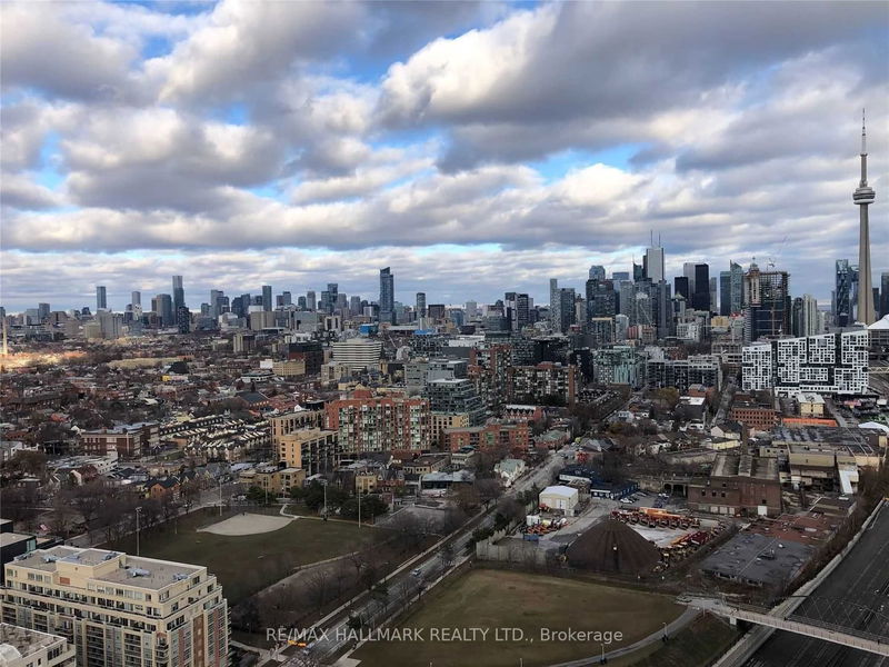 Preview image for 19 Western Battery Rd #Ph21, Toronto