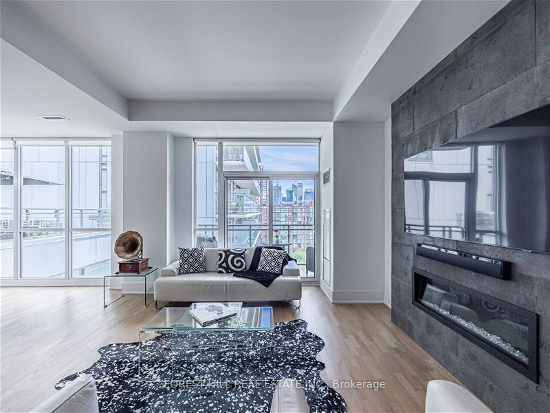 Preview image for 775 King St W #Lph5, Toronto