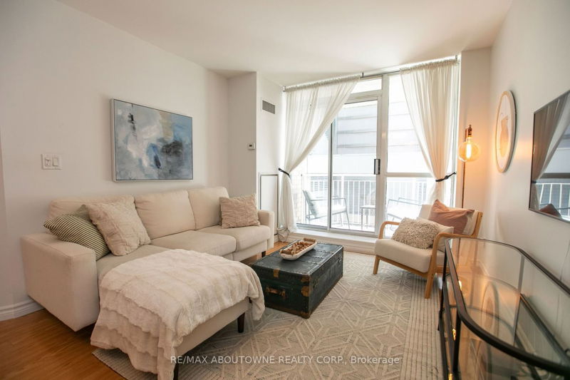 Preview image for 18 Stafford St #310, Toronto