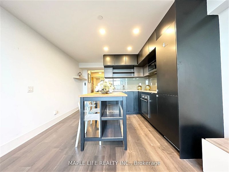 Preview image for 111 St Clair Ave W #817, Toronto