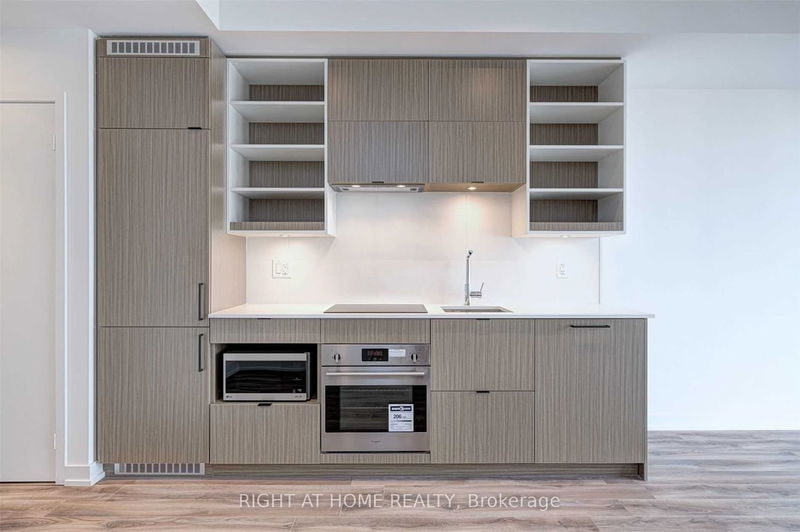 Preview image for 20 Edward St #924, Toronto
