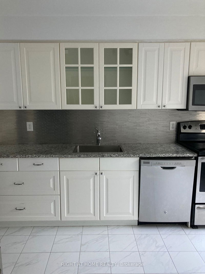 Preview image for 104 Farm Greenway N/A, Toronto