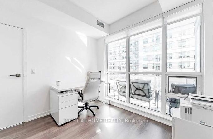 Preview image for 89 Dunfield Ave #907, Toronto