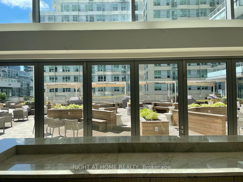 Preview image for 89 Dunfield Ave #907, Toronto