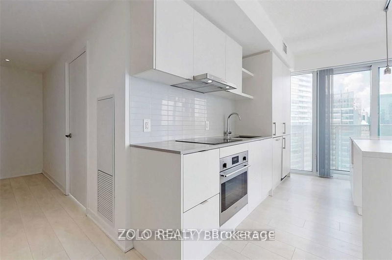 Preview image for 100 Harbour St #3704, Toronto