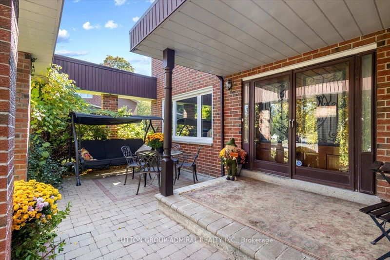 Preview image for 19 Carmel Crt, Toronto