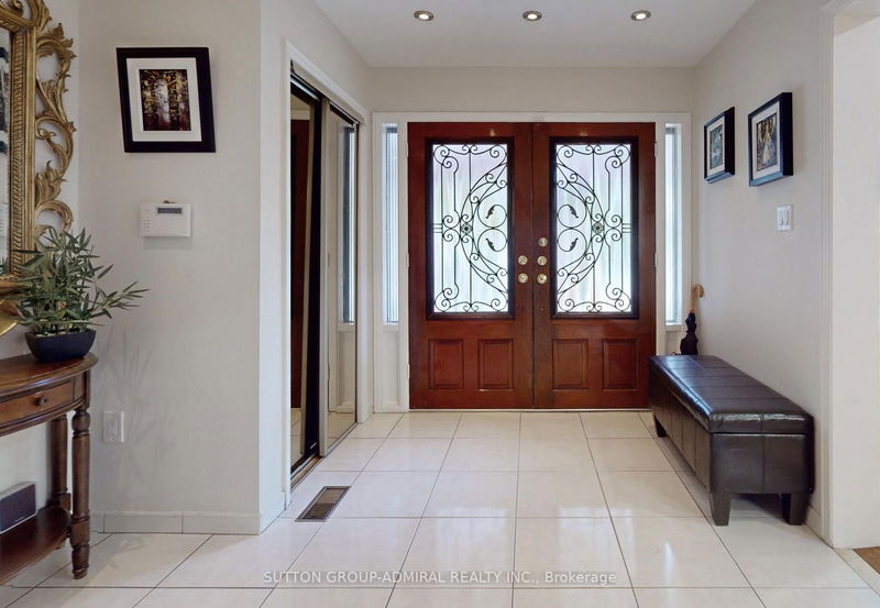 Preview image for 19 Carmel Crt, Toronto