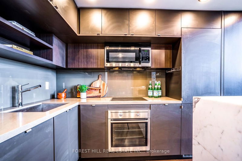 Preview image for 111 St Clair Ave W #923, Toronto