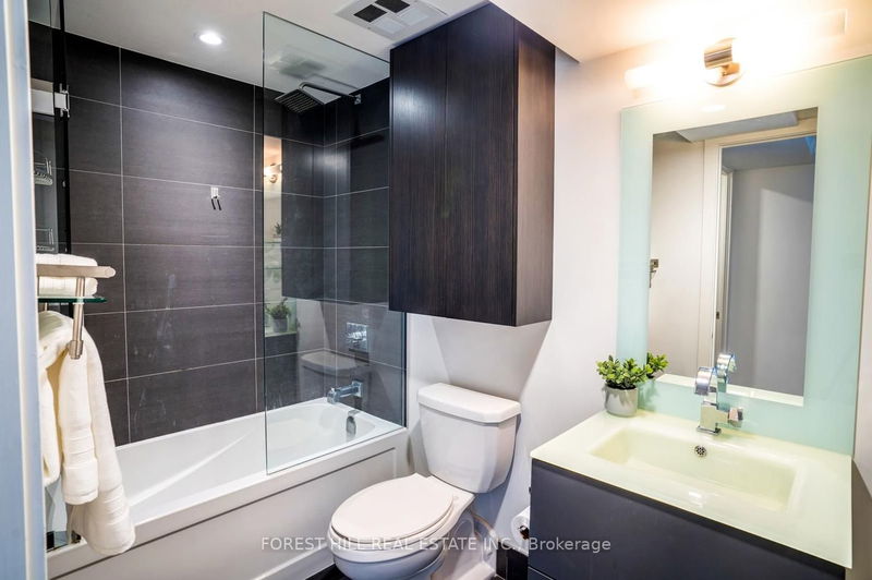 Preview image for 111 St Clair Ave W #923, Toronto