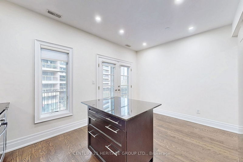 Preview image for 83 Pleasant Blvd, Toronto