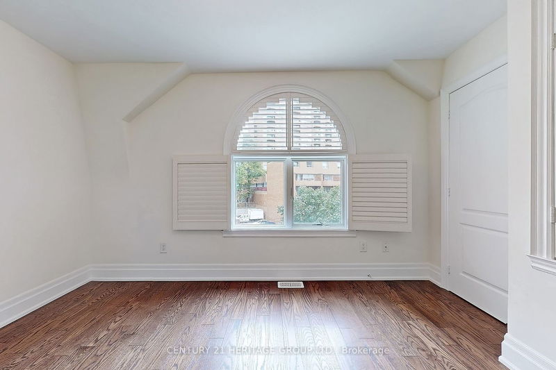 Preview image for 83 Pleasant Blvd, Toronto