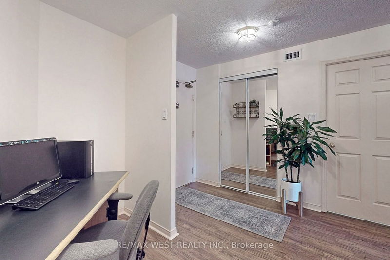 Preview image for 887 Bay St #503, Toronto