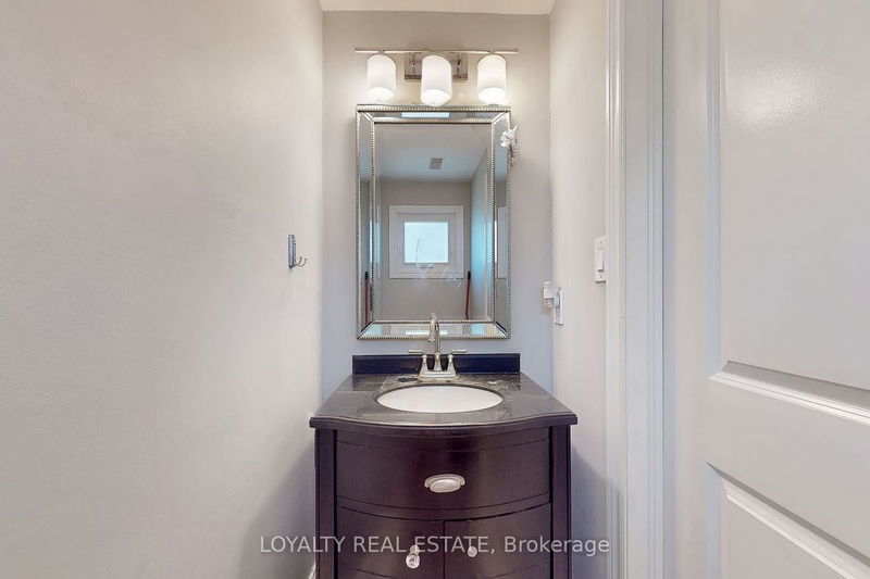 Preview image for 18 Lantana Crt, Toronto