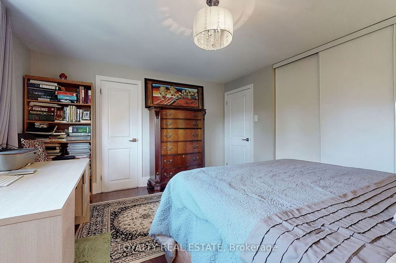Preview image for 18 Lantana Crt, Toronto