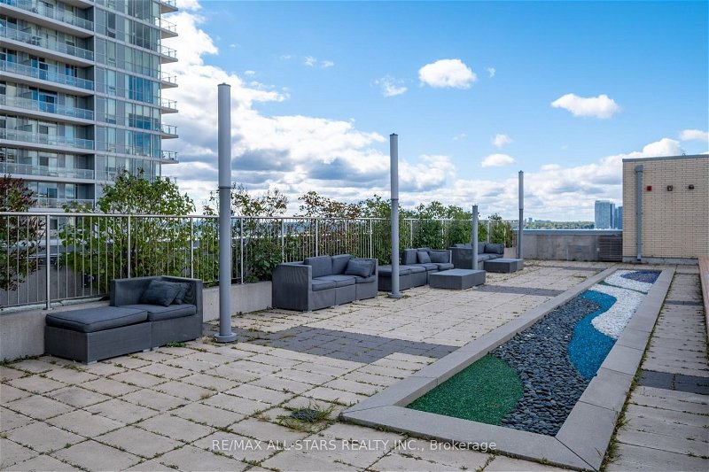 Preview image for 70 Forest Manor Rd #807, Toronto