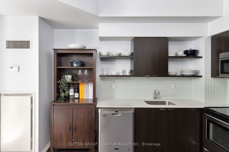 Preview image for 35 Hayden St #1401, Toronto