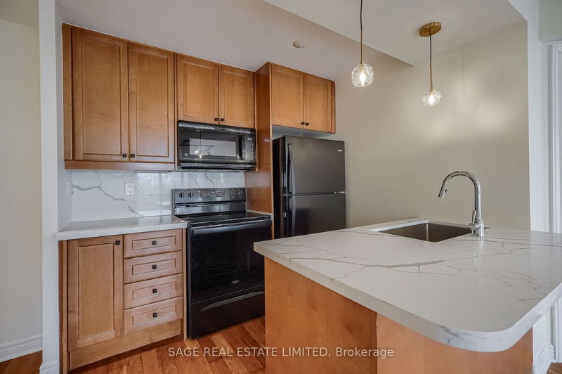 Preview image for 100 Hayden St #901, Toronto