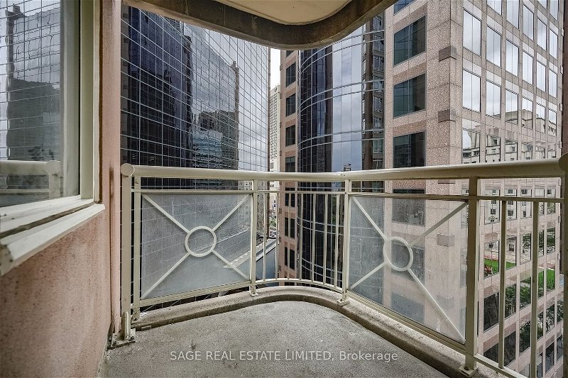 Preview image for 100 Hayden St #901, Toronto