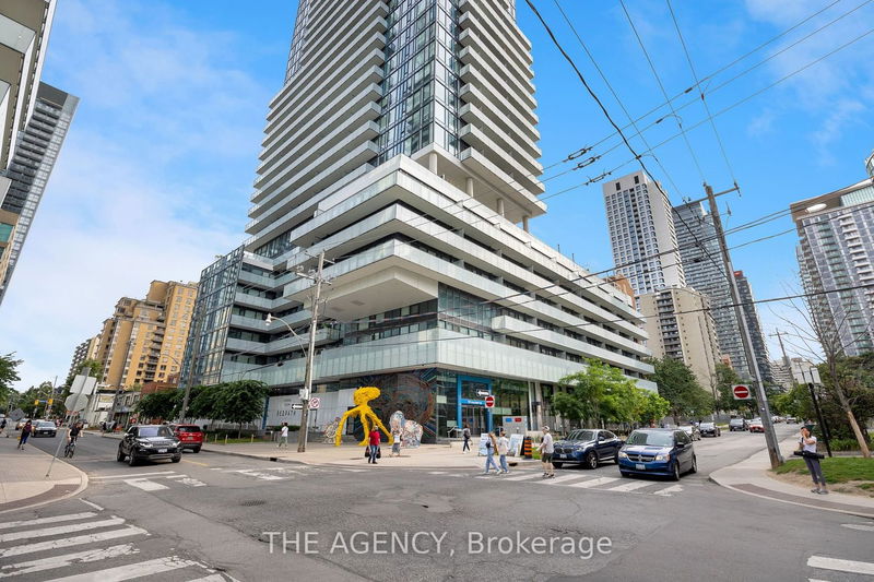 Preview image for 161 Roehampton Ave #804, Toronto