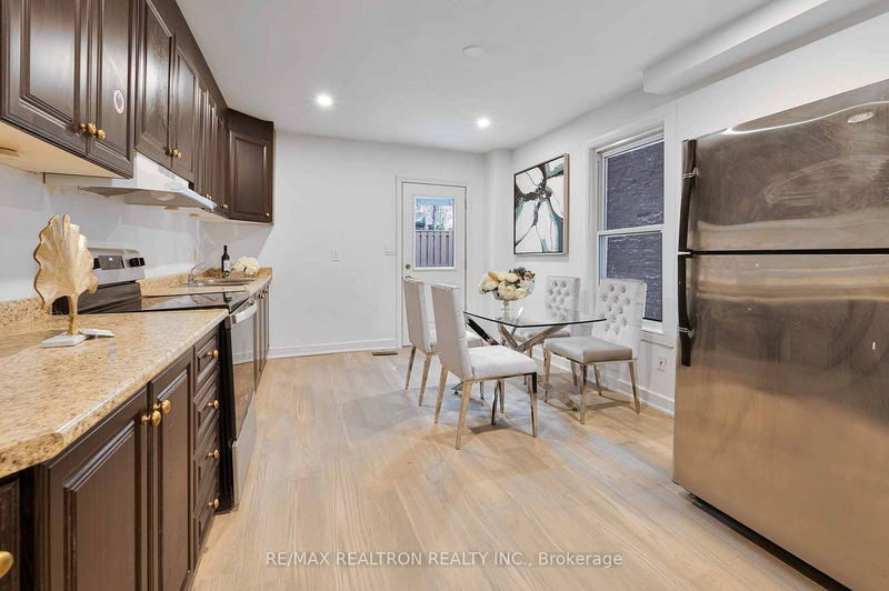 Preview image for 243 Lippincott St, Toronto