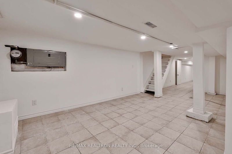 Preview image for 243 Lippincott St, Toronto